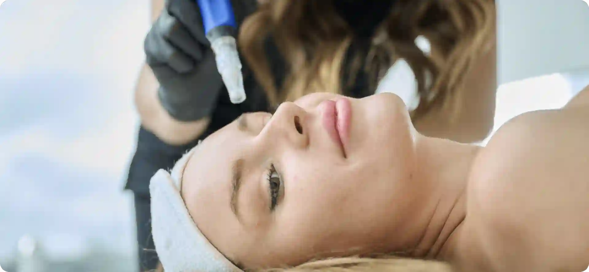 How Do Microneedles Trigger New Collagen and Elastin in Loose Skin Brackley?
